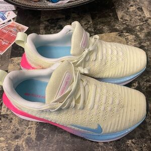 Nike Running Shoes Women’s US 8